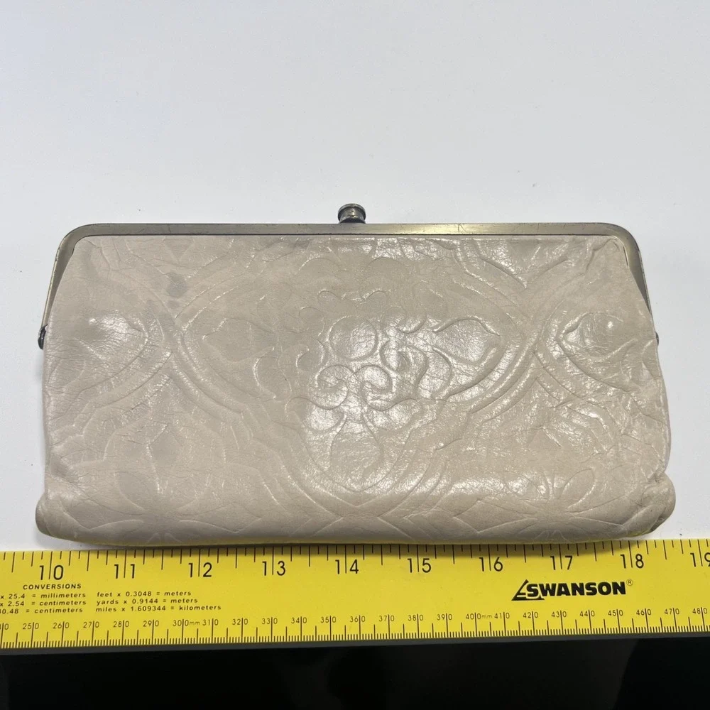Hobo Double Frame Embossed Leather Clutch Lauren Wallet‎ In Off-White